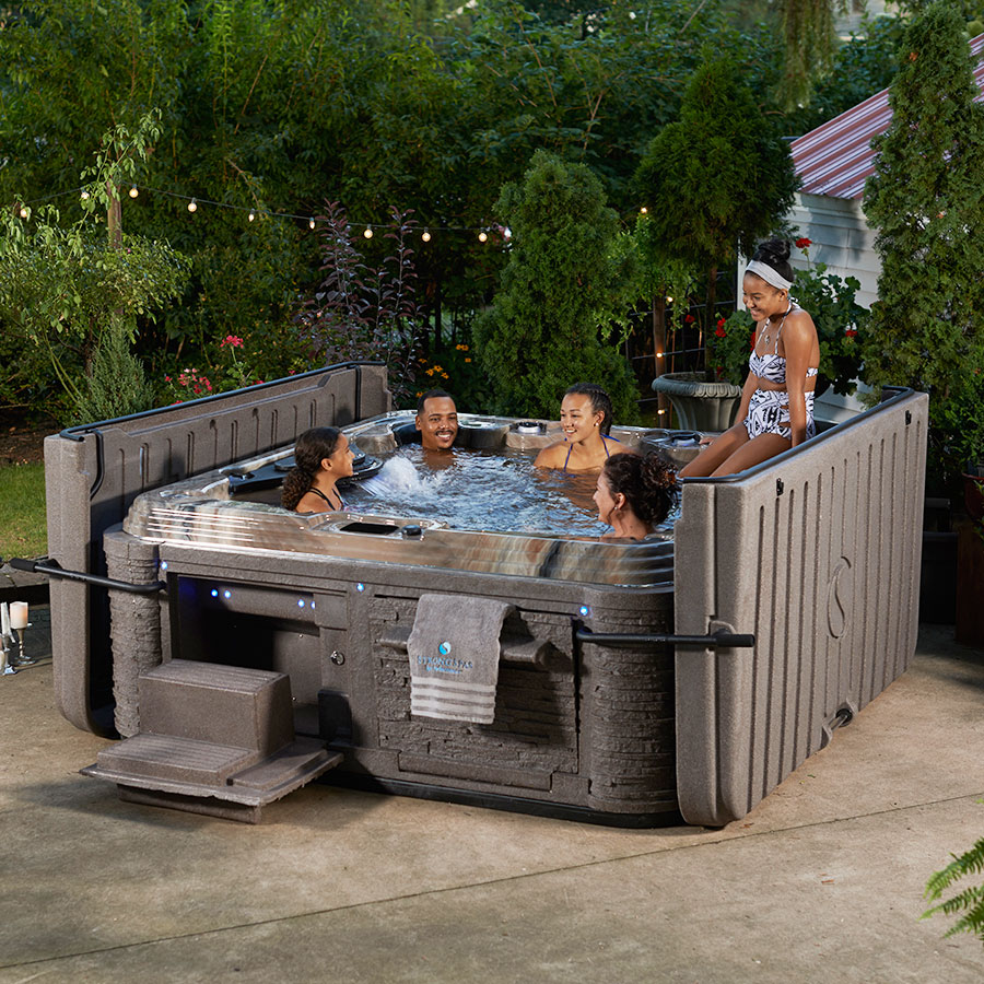 The Strong Spas Guarantee-Couple In Hot Tub On Vacation 2